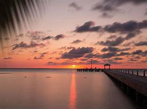 Cayman Adaları'nda Maaşlar ve Asgari Ücretler: 2023'te Neler Bekleniyor?